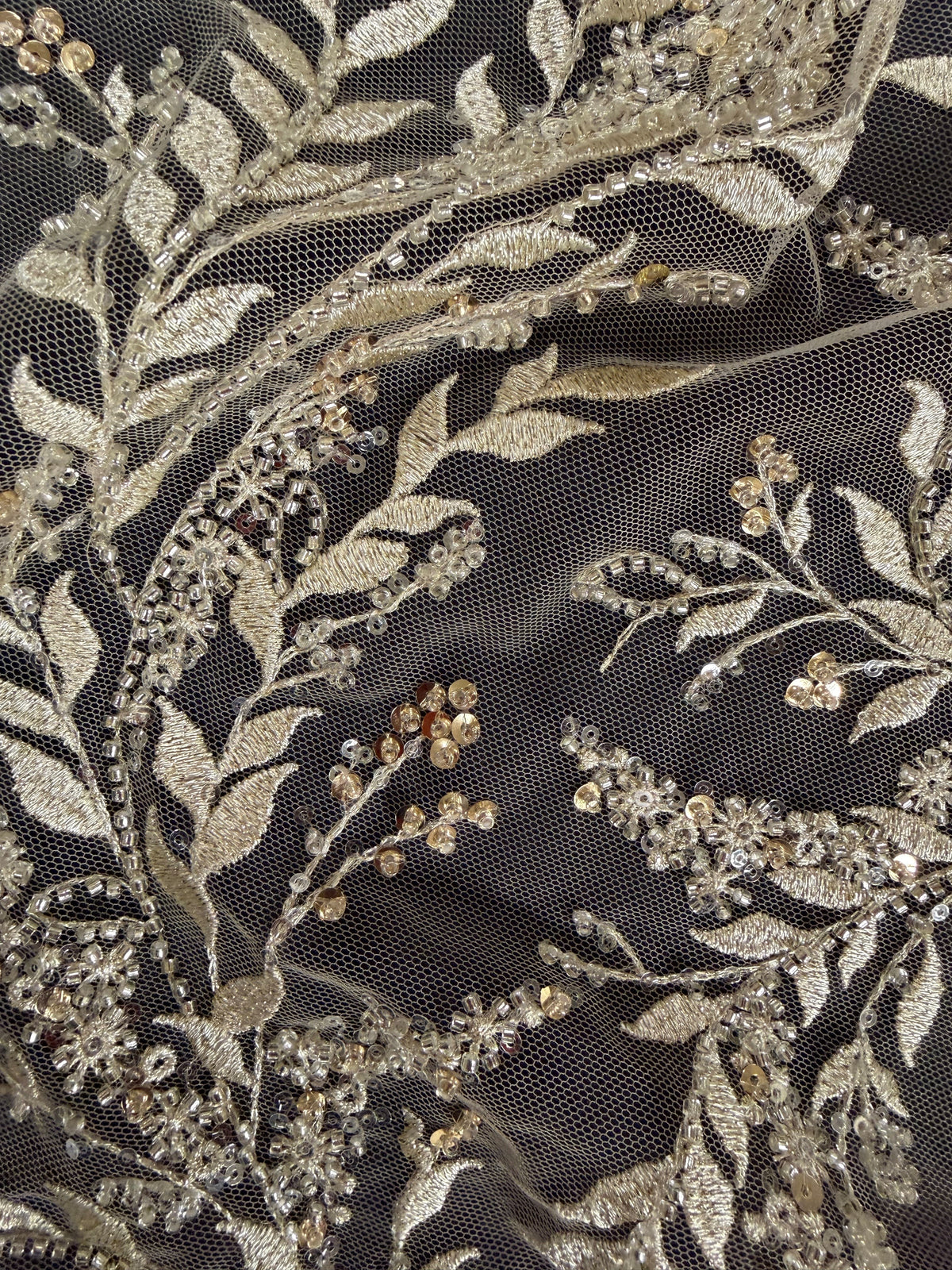 Hautfarbener/goldener, bestickter Tüll mit Perlen - EB1086