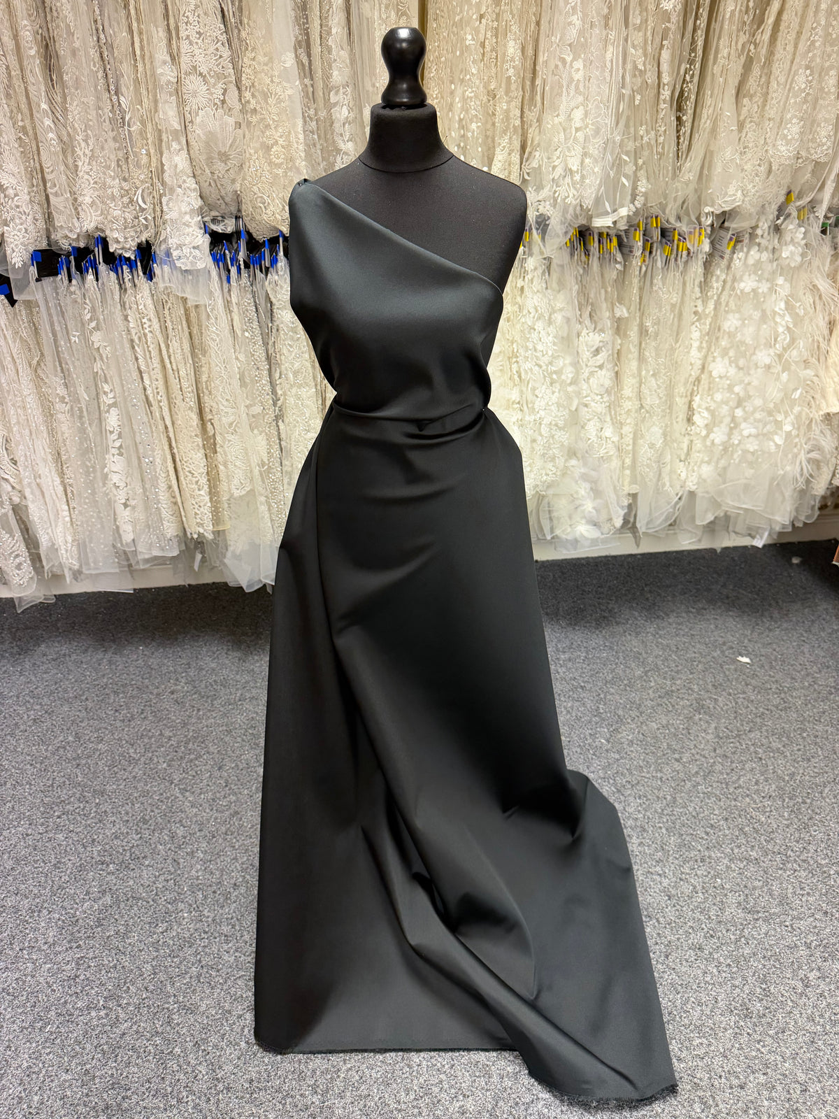 Schwarzer Seidenmisch-Soft-Mikado – P608