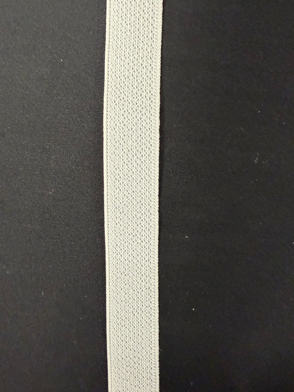 Weißer 25-mm-Stretch-Petersham - A17
