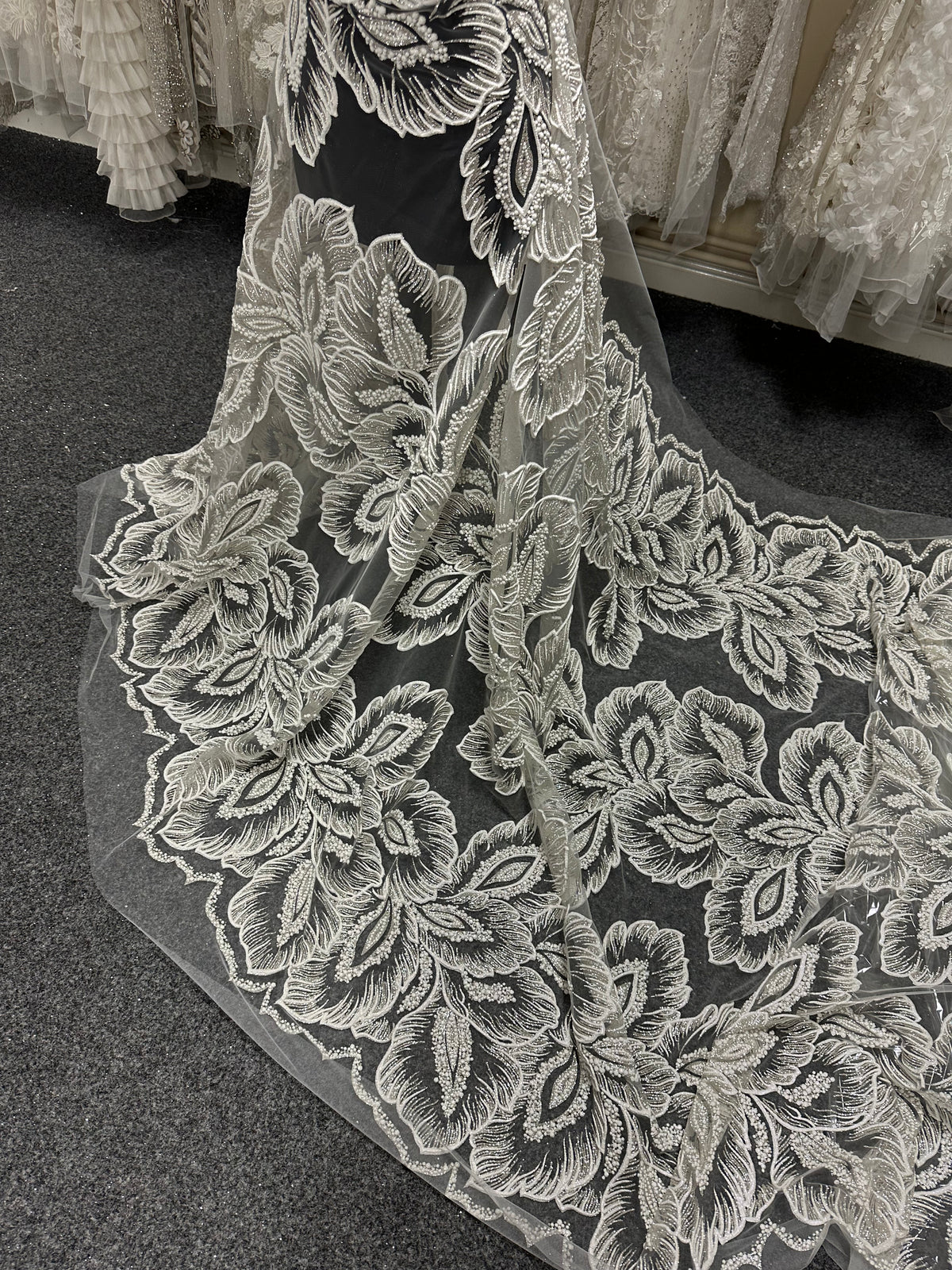 Elfenbeinfarbene Glitzerspitze – Leffy