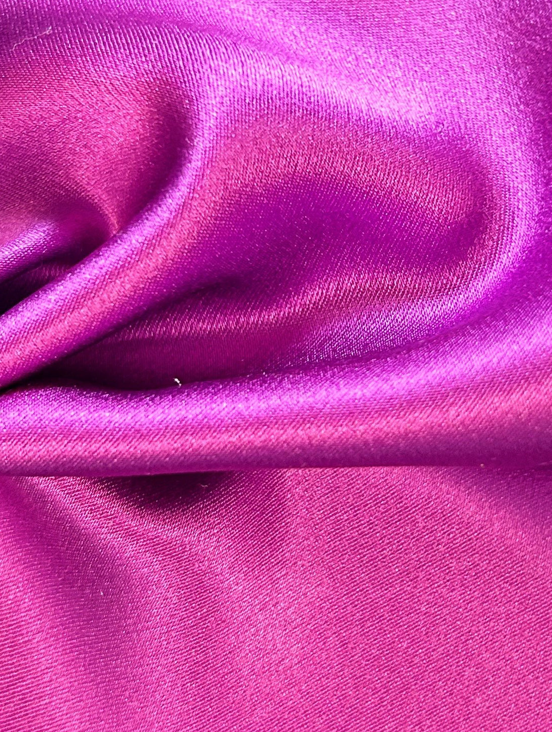 Amethyst-Seidensatin – Magnifique