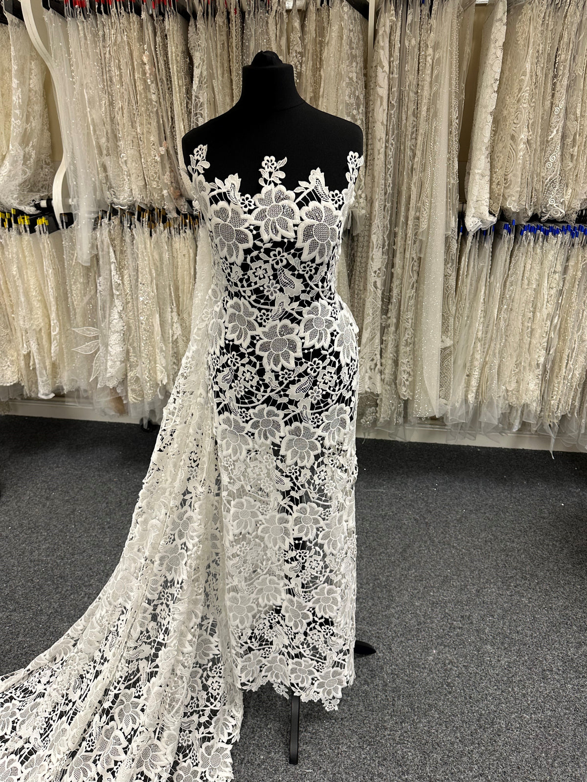 Elfenbeinfarbene Guipure-Spitze - Arturio