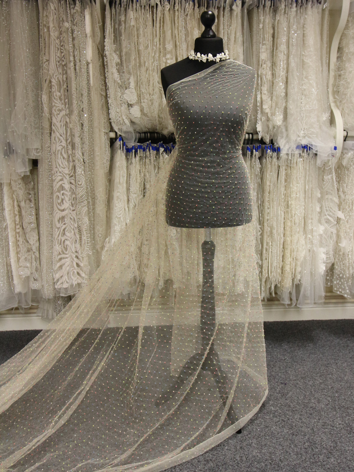 Nudefarbener verzierter Tüll – Clarette