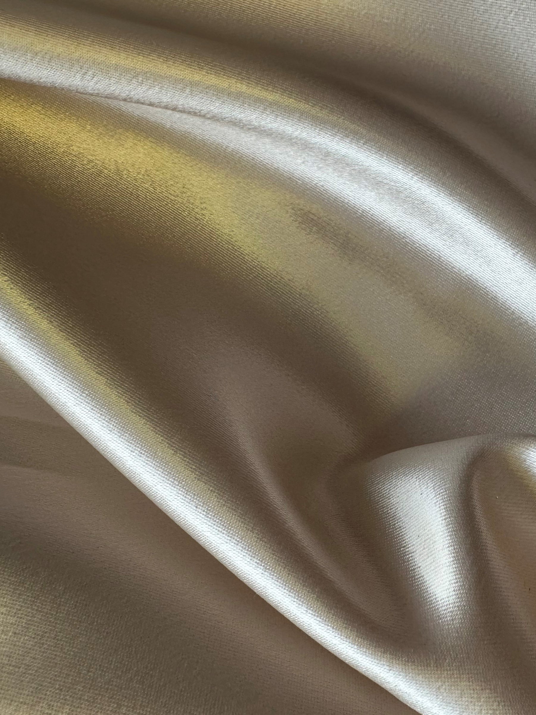 Beiger Polyester-Stretch-Satin - Courage