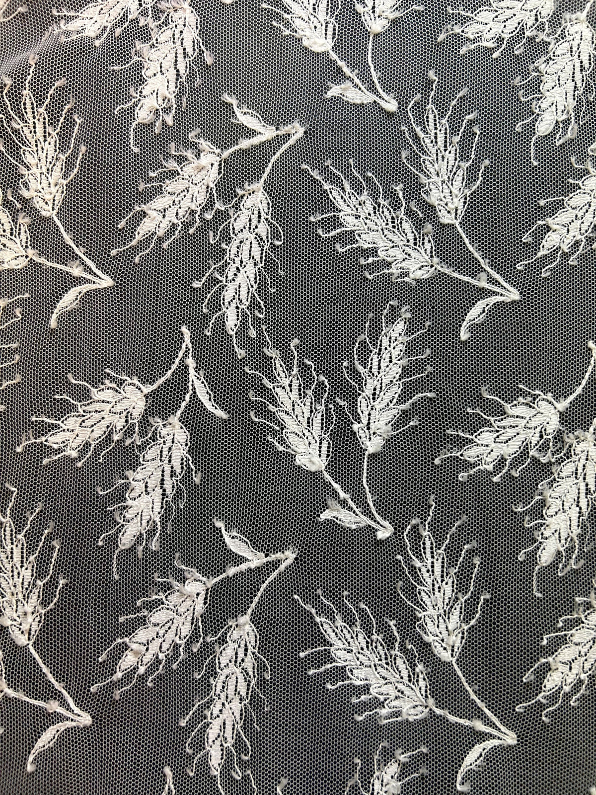 Elfenbeinfarbene Chantilly-Spitze – Berke