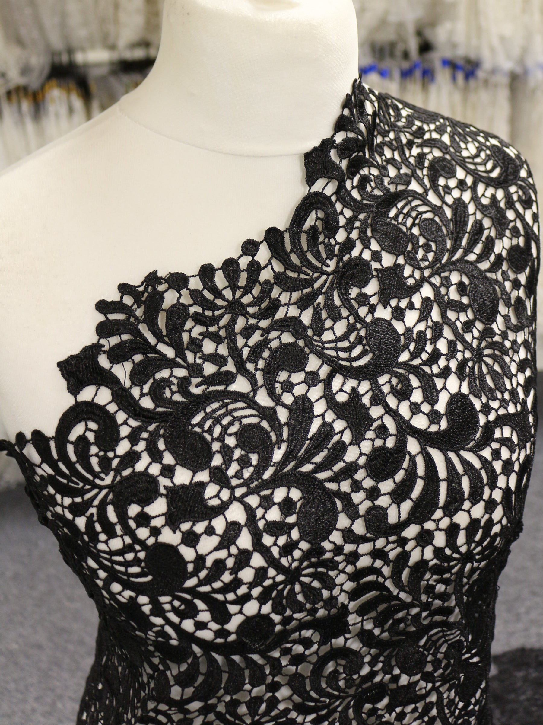 Schwarze Guipure-Spitze – Theresa