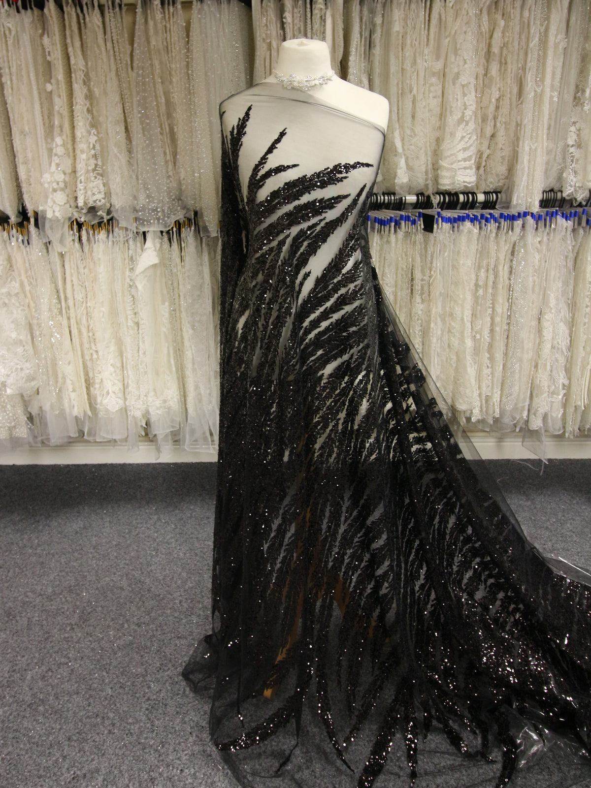 Schwarze Pailletten-Glitzerspitze – Divine