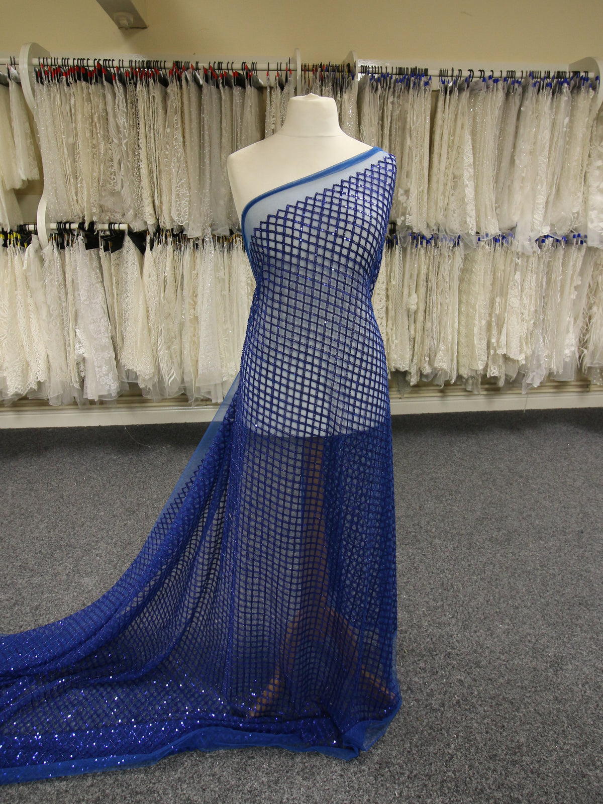 Königsblaue Paillettenspitze – Odelia