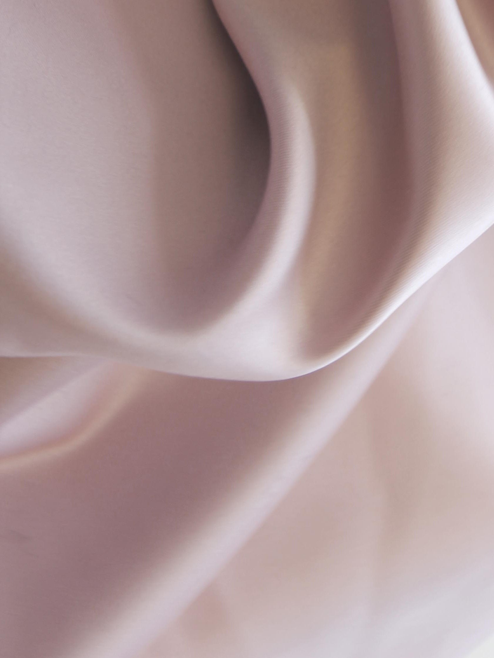 Blassrosa Polyester-Satin – majestätisch