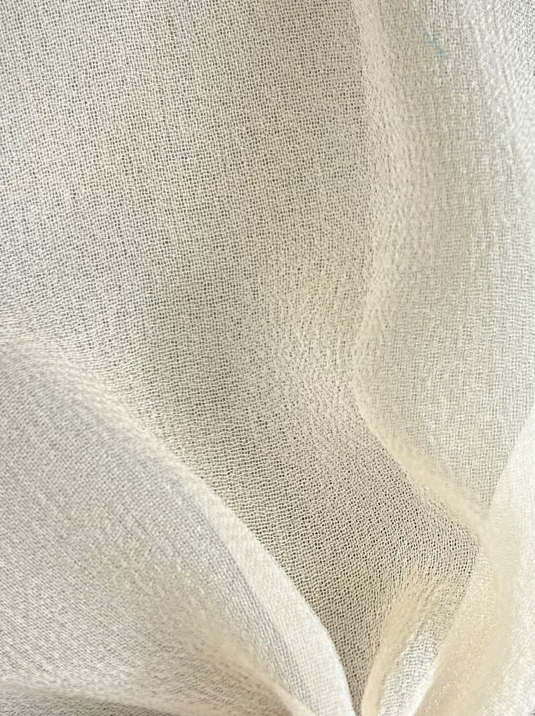 Blassrosa Seiden-Georgette – Schimmer