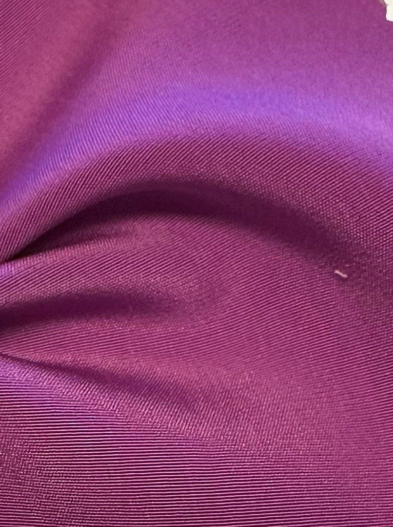 Leichter Polyester-Satin in Kardinalviolett – Jamaika