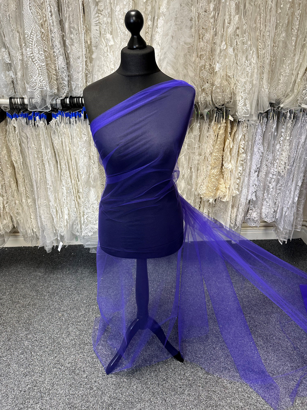 Violetter Tüll - Karneval