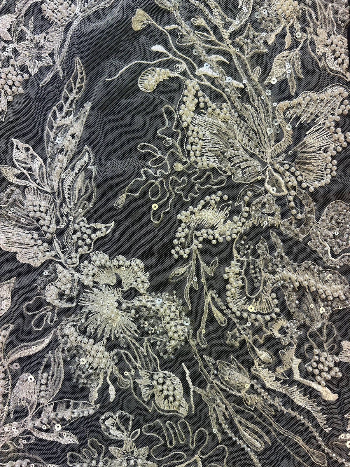 Elfenbeinfarbene Perlen- und Paillettenspitze – Chiumbo