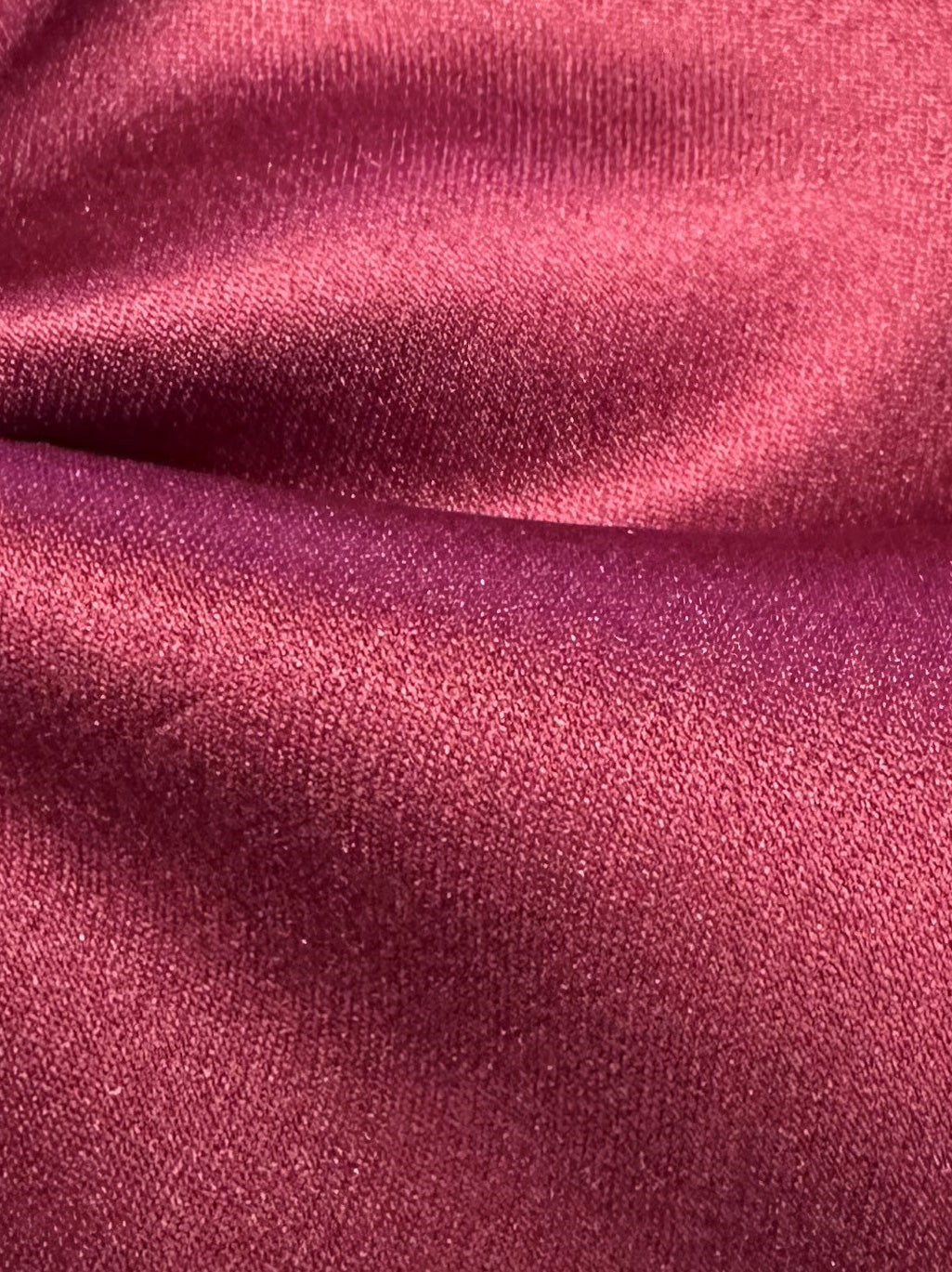 Bordeauxroter Polyestersatin - Mystique