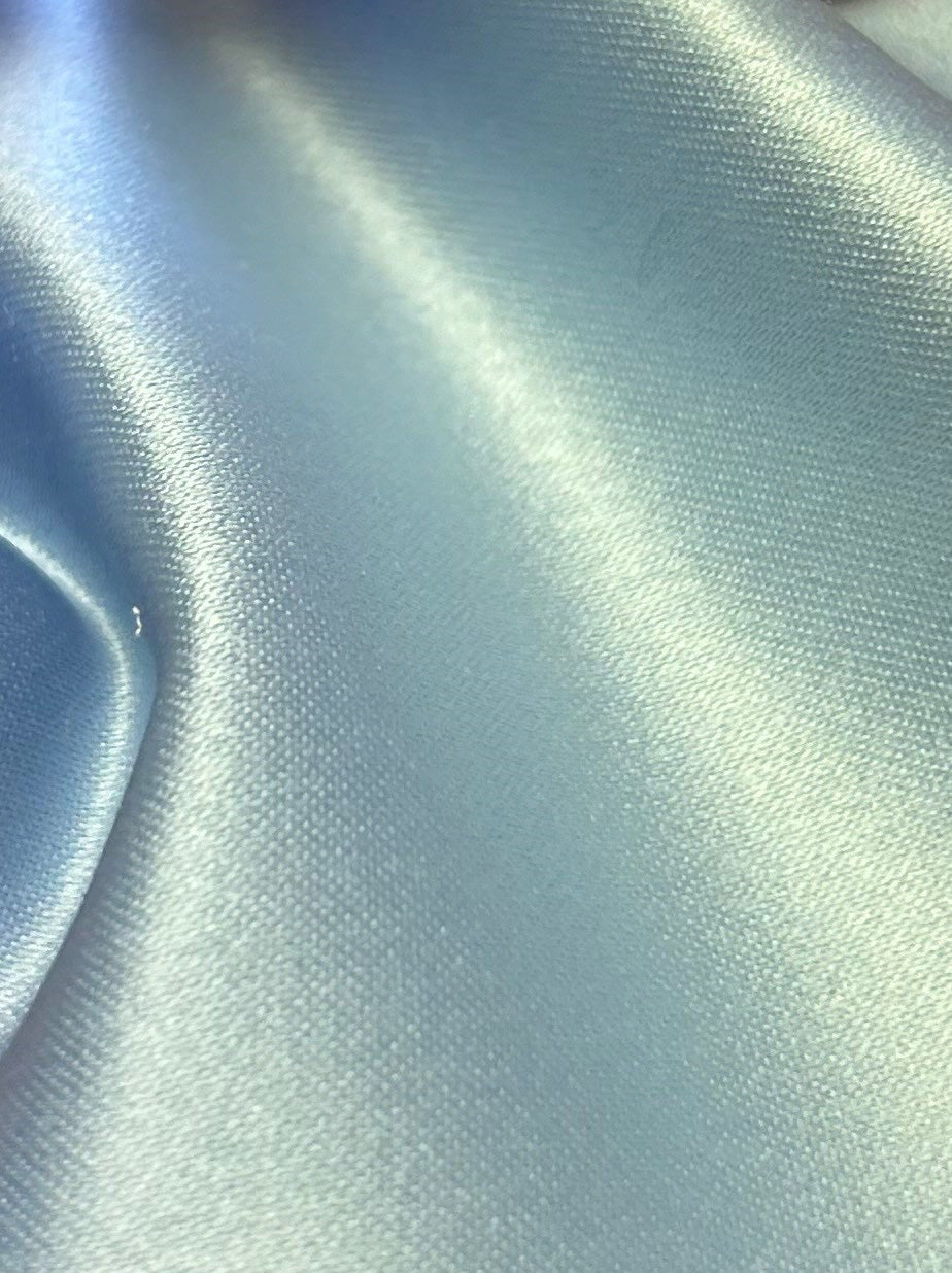 Himmelblauer Polyester-Duchesse-Satin – Contessa