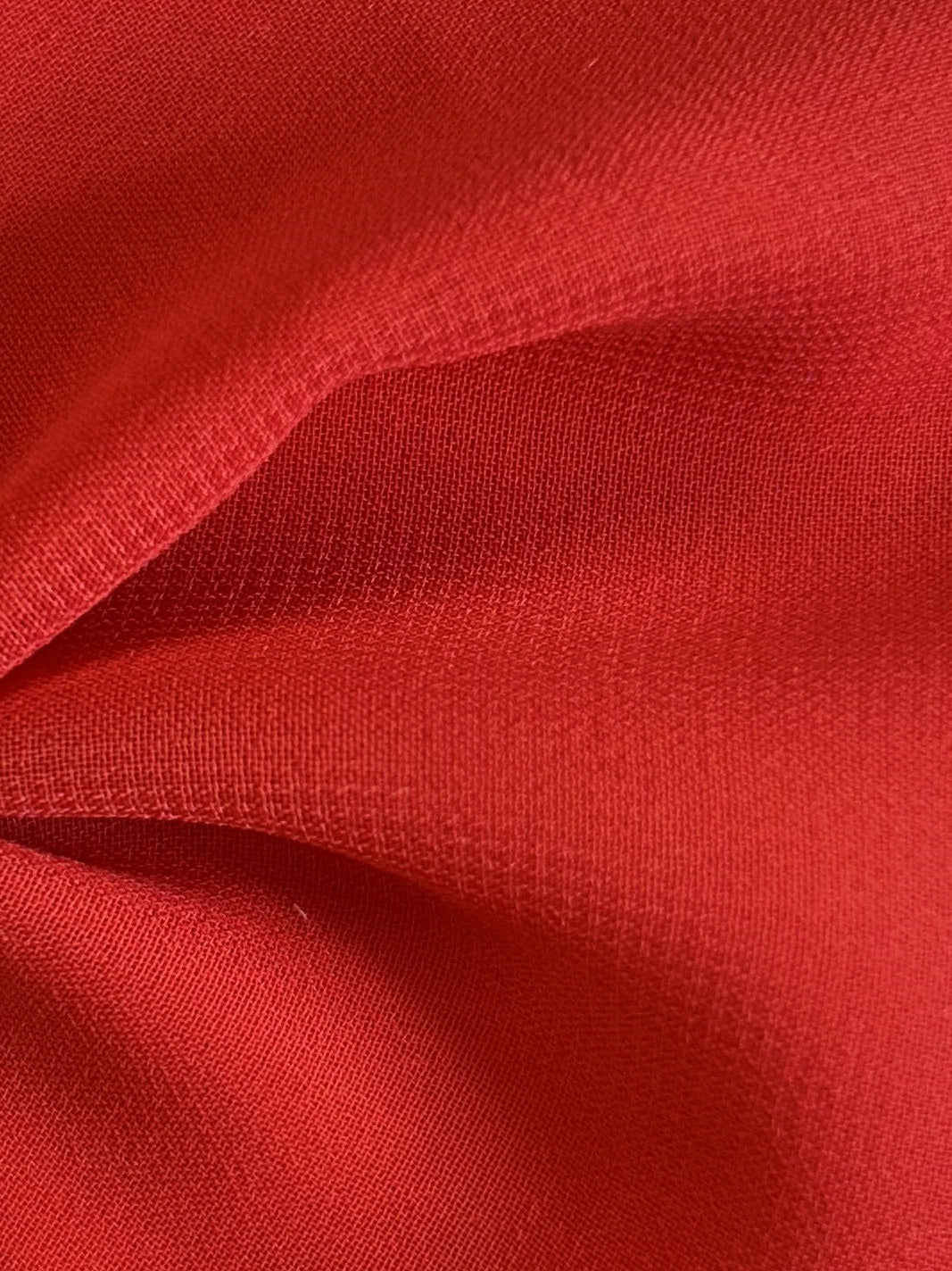 Korallenfarbener Polyester-Chiffon – Benevolence