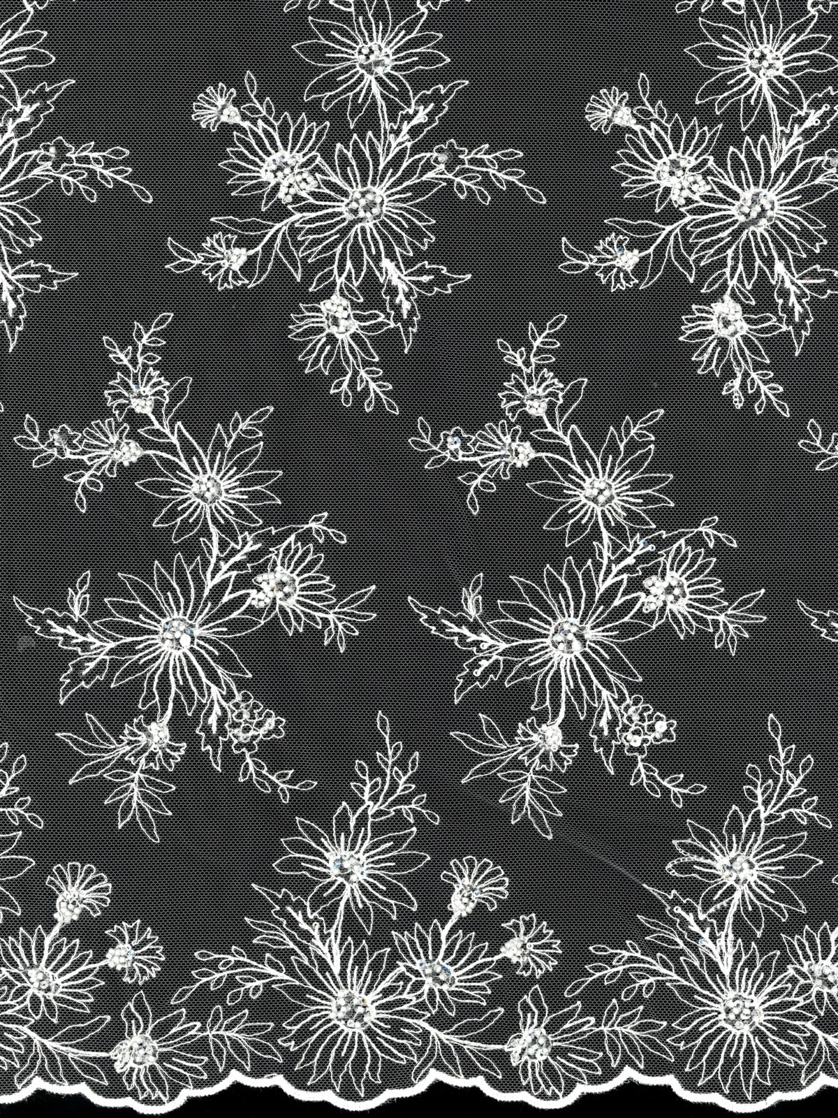 S Elfenbeinfarbener, bestickter Tüll mit Perlen - EB1084