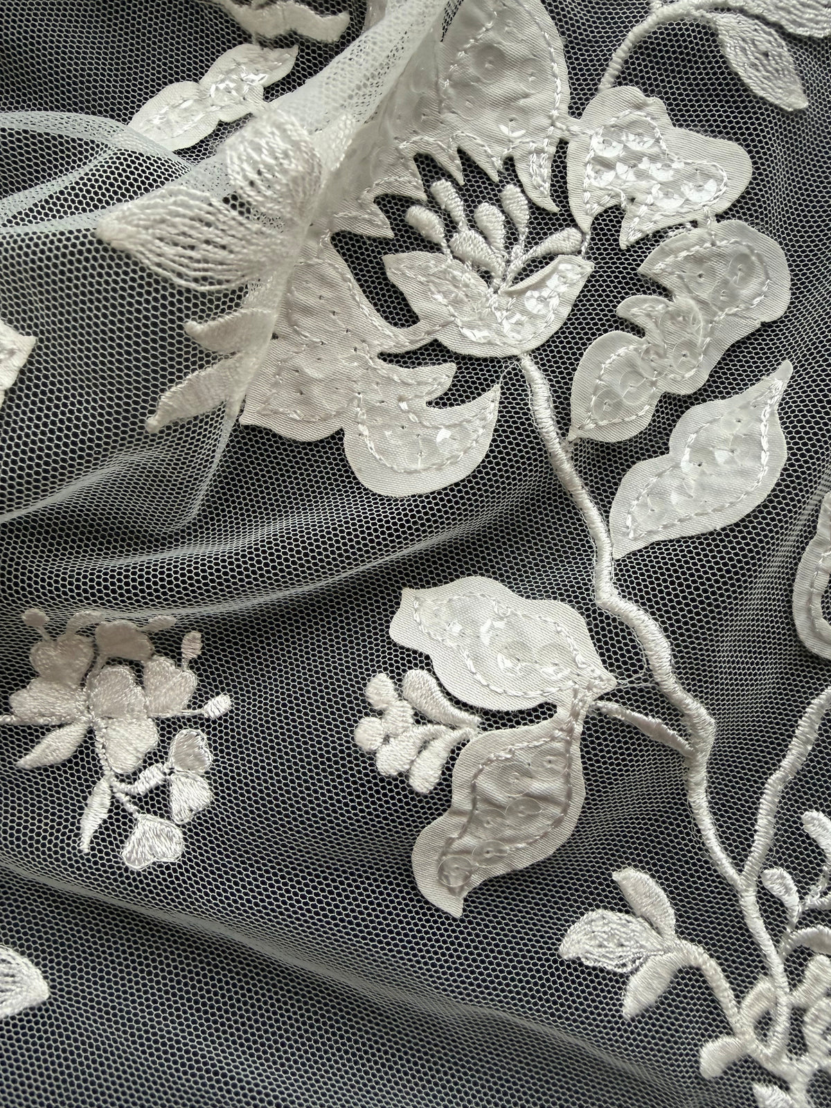 Elfenbeinfarbene Pailletten-Blumenspitze - EB3019