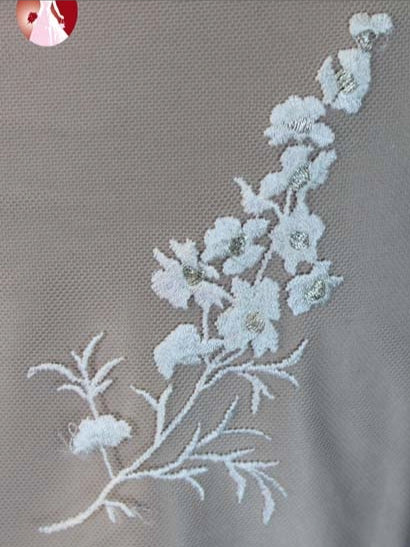 Elfenbeinfarbene bestickte Spitze - EB5006