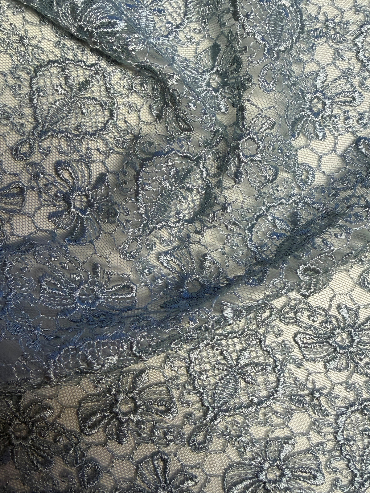 Entenei-farbene Stickspitze - EB5010