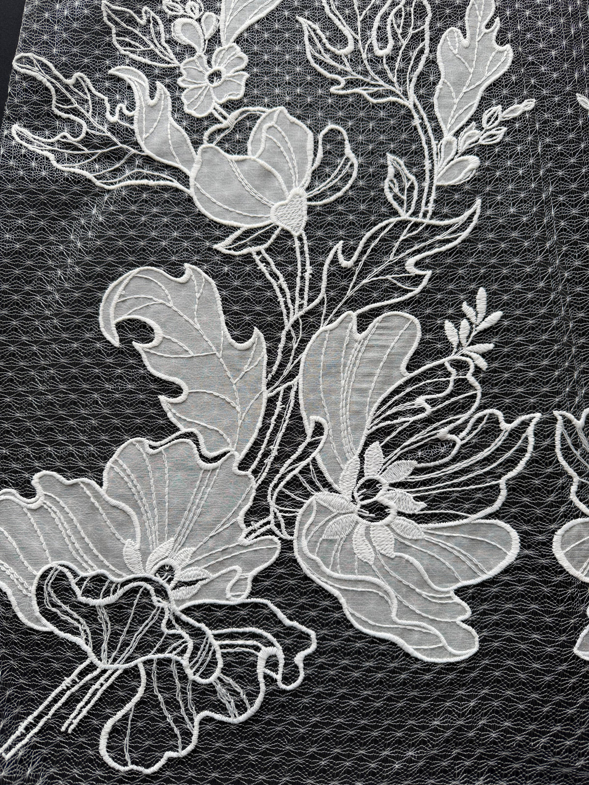 Elfenbeinfarbene Stickspitze - EB5058