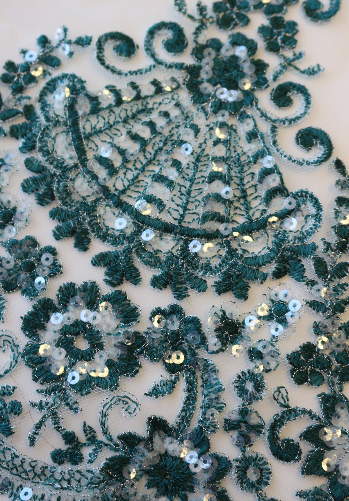 Smaragdgrüne Spitze – Rubin