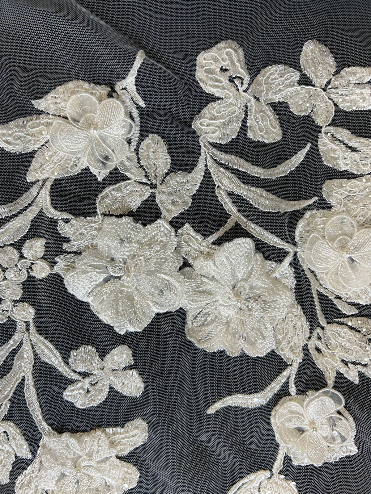 Elfenbeinfarbene Perlenspitze – Eutalie