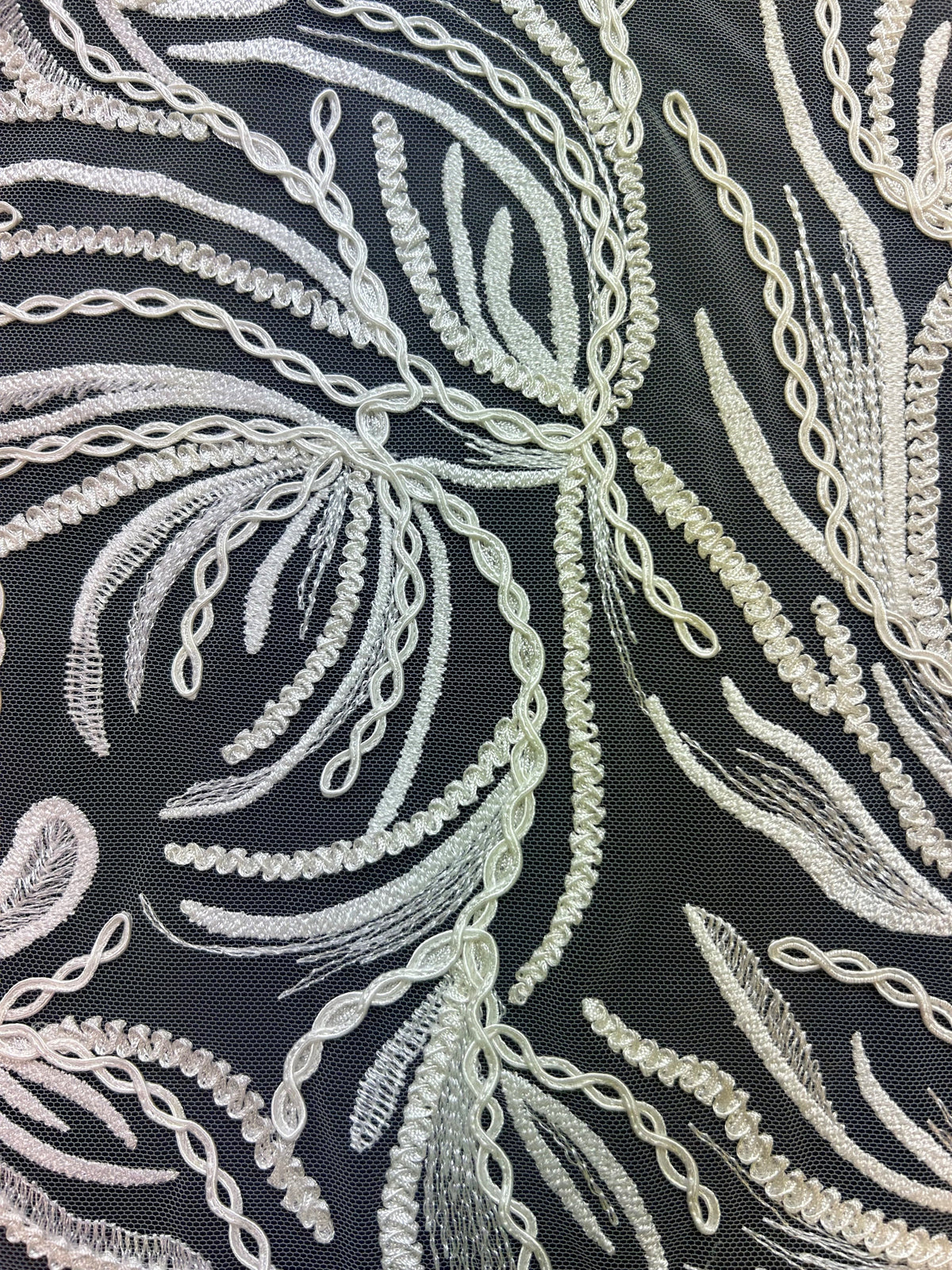 Ermäßigte Elfenbein-Stickereispitze – Fiorella