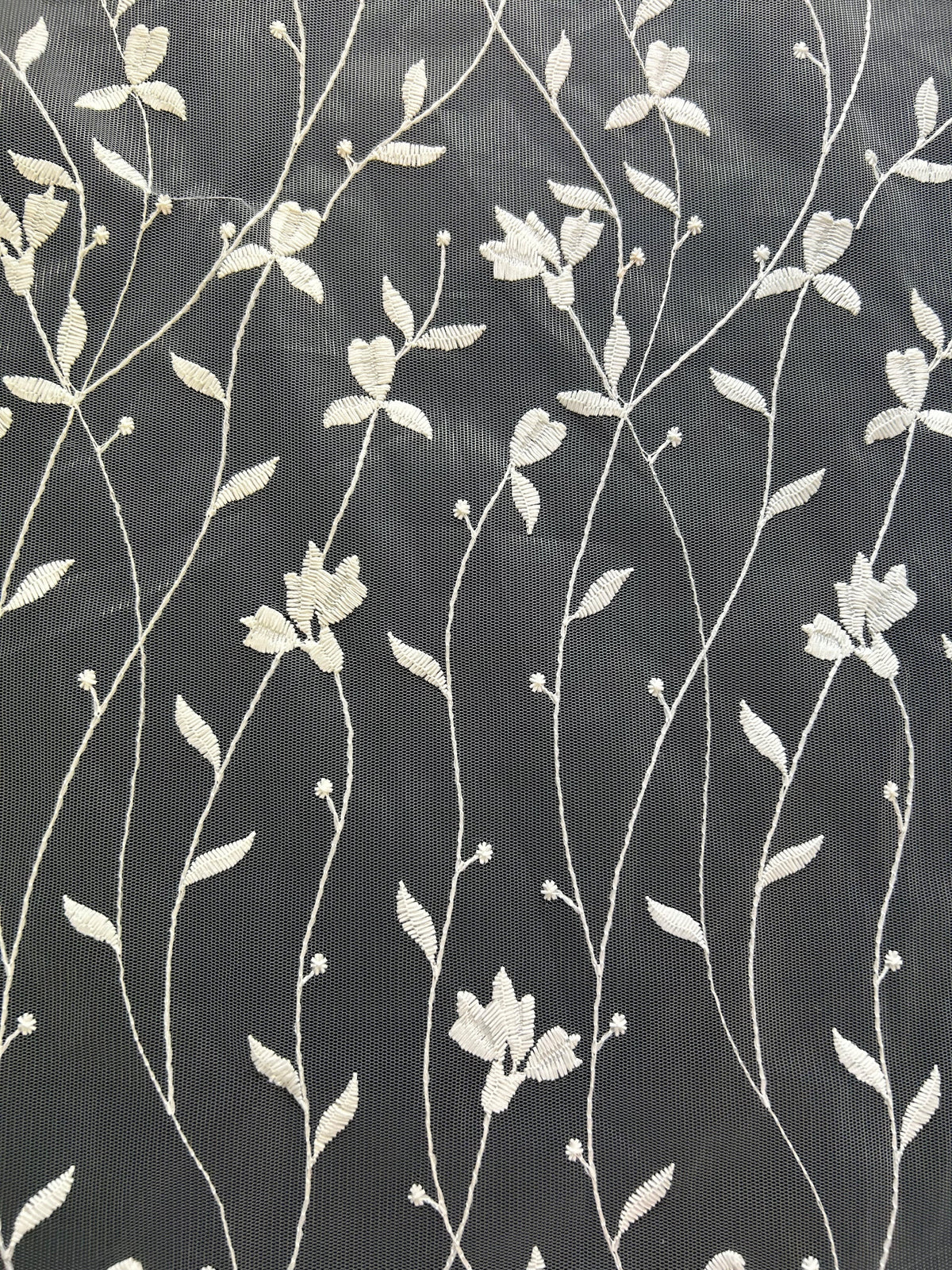 Elfenbeinfarbene bestickte Spitze – Gail