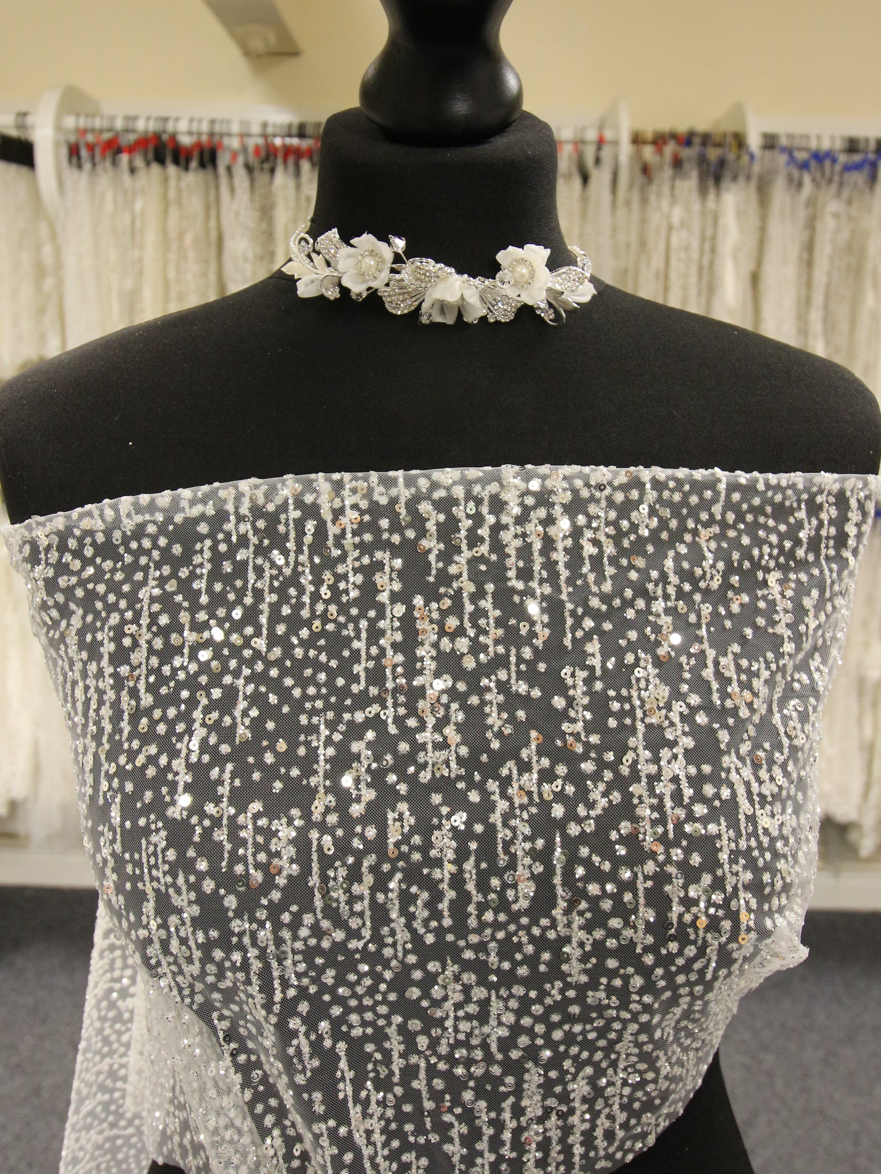 Elfenbeinfarbener Glitzertüll mit Pailletten - Ottoman