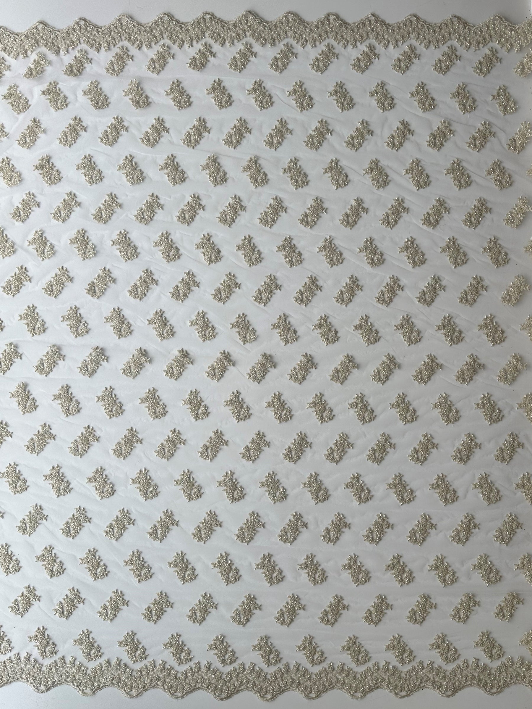 Spitze mit goldenen Perlen - Chatterley