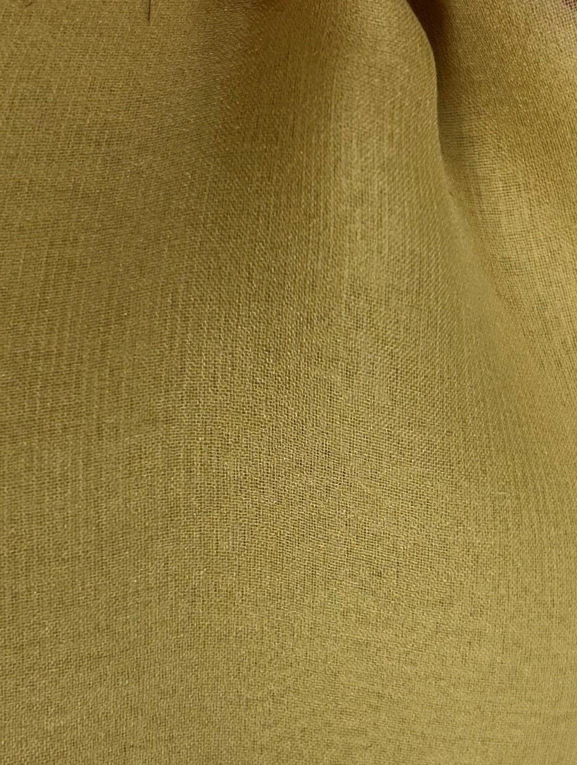 Goldfarbener Seidenchiffon – Tempest