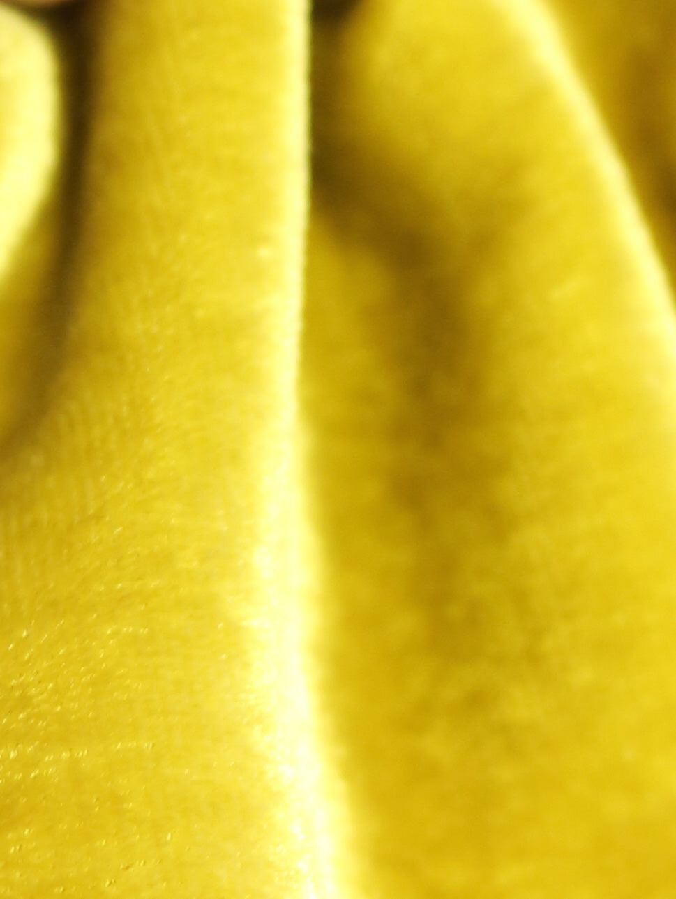 Goldfarbener Seidensamt - Vogue