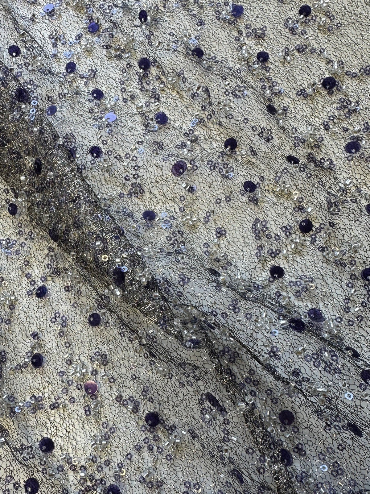 Lila und goldene Perlenspitze – Ayla