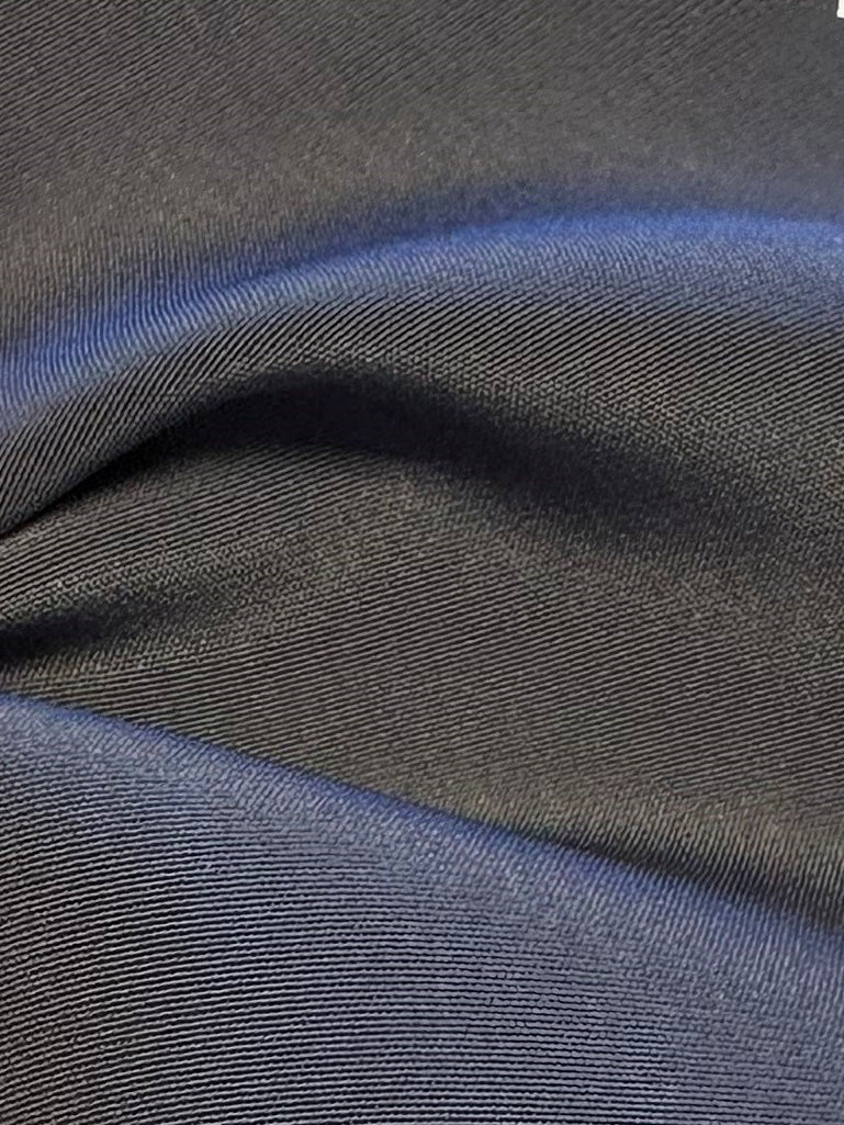 Leichter grauer Polyestersatin – Jamaika