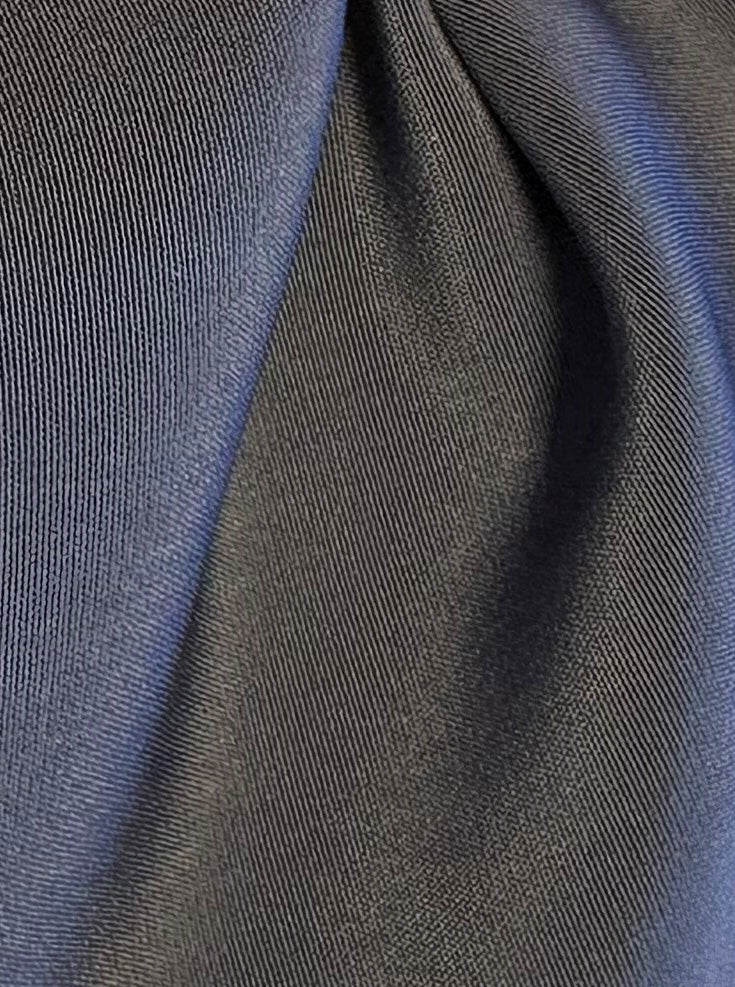 Leichter grauer Polyestersatin – Jamaika