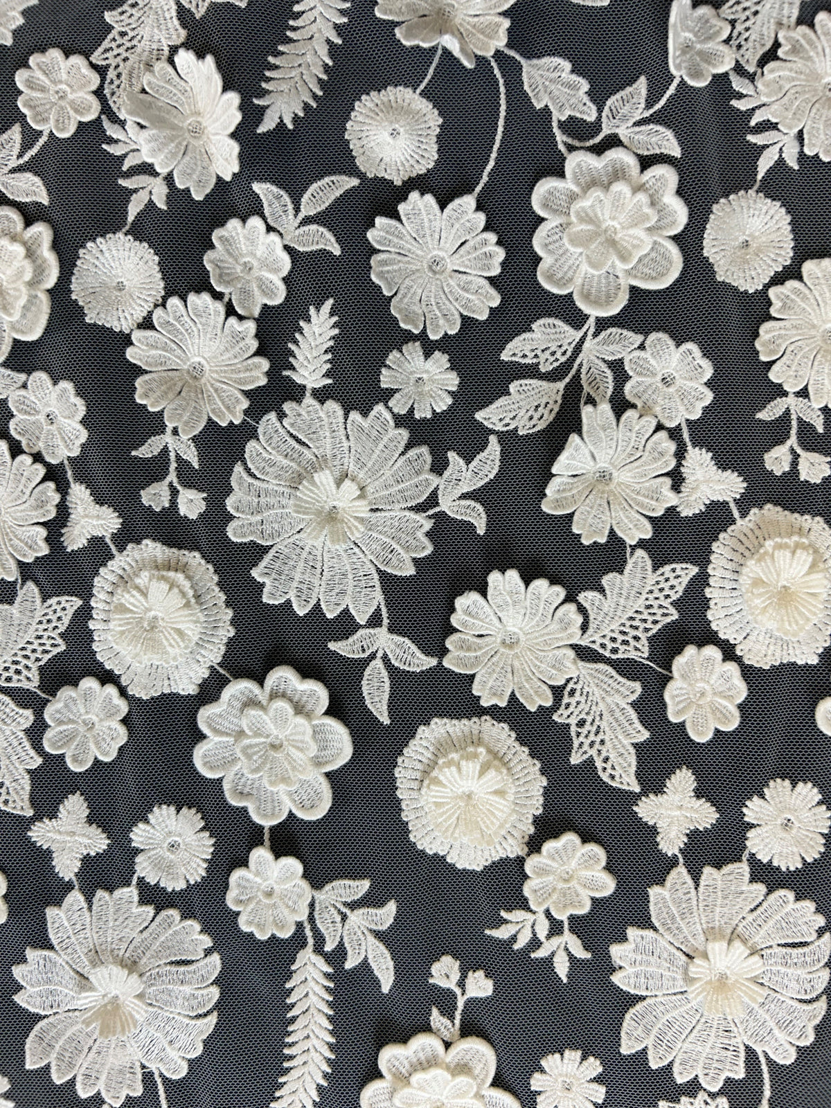 Elfenbeinfarbene 3D-Stickspitze – Hannie