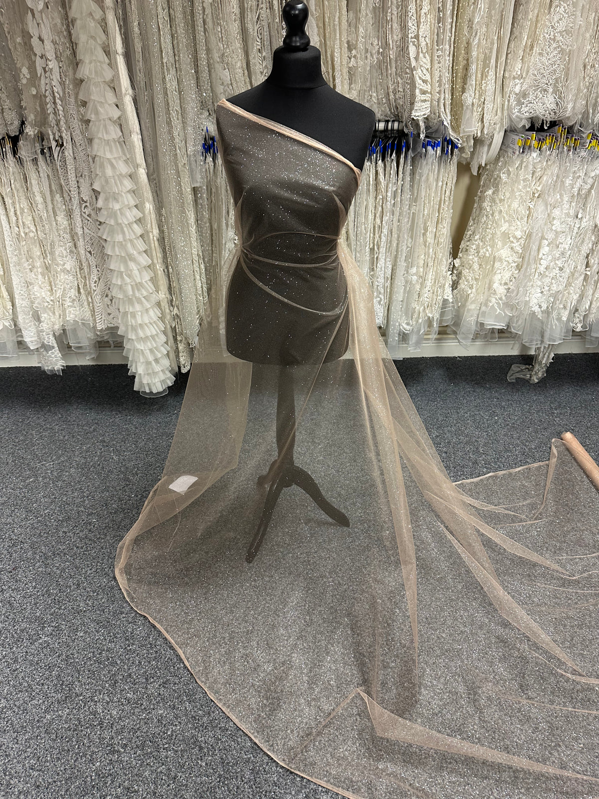 Elfenbeinfarbener Glitzertüll - Scalaway