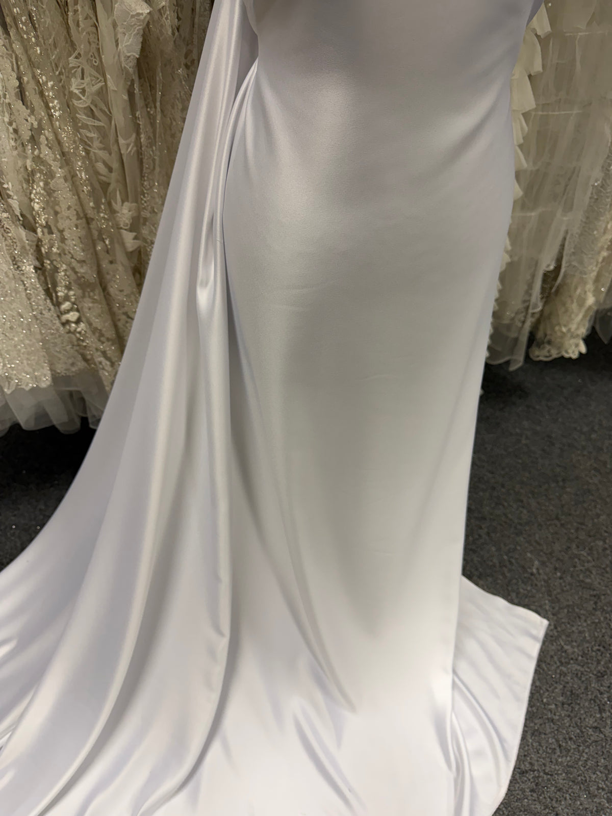Weißer Polyester-Satin-Crêpe - P60