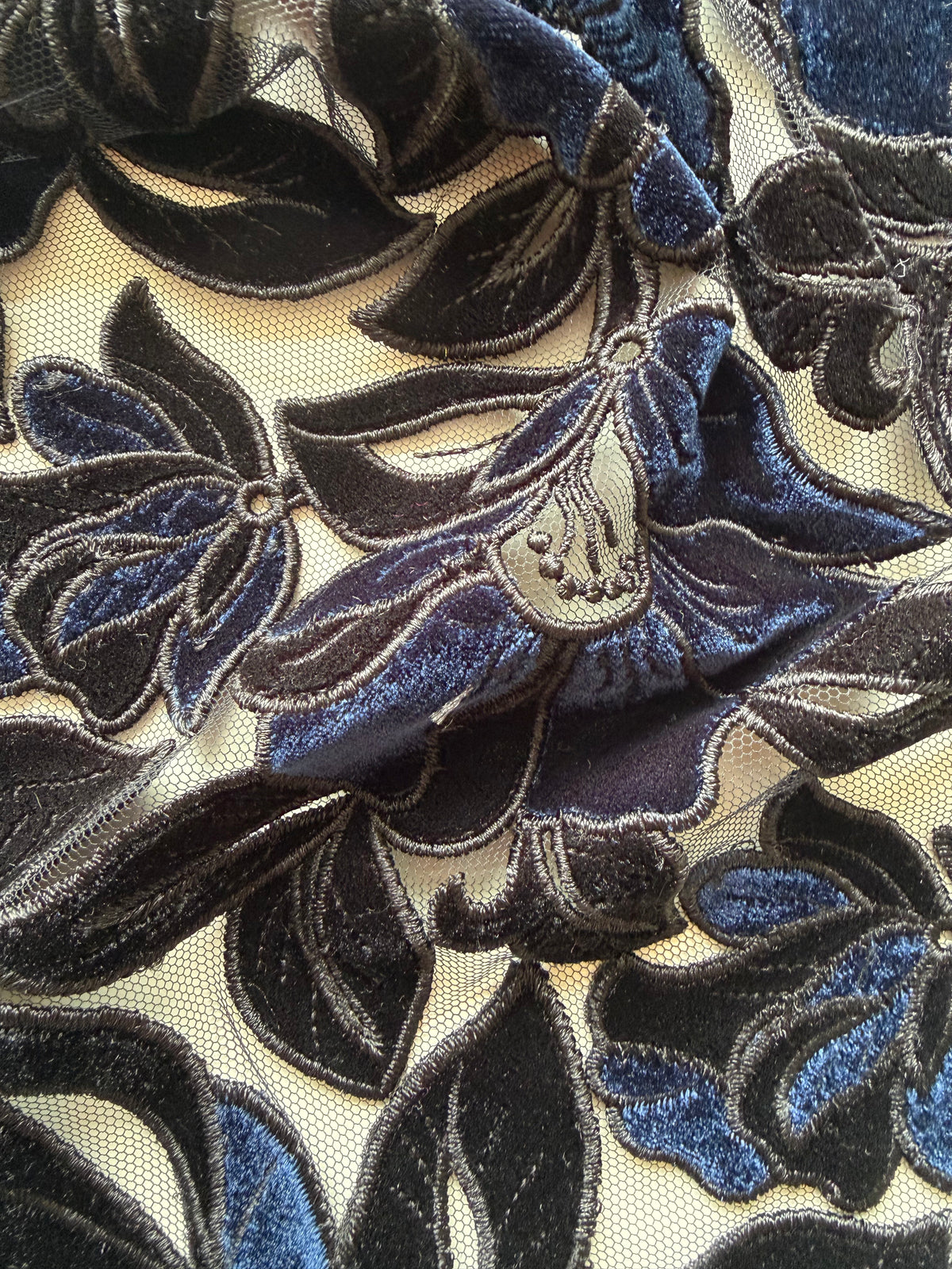 Schwarze Samtstickereispitze - EB5025