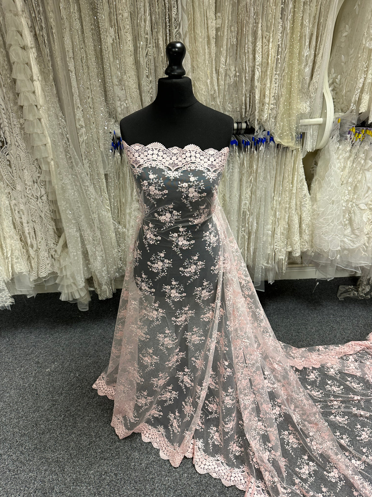 Babyrosa bestickte Spitze - Kirsty