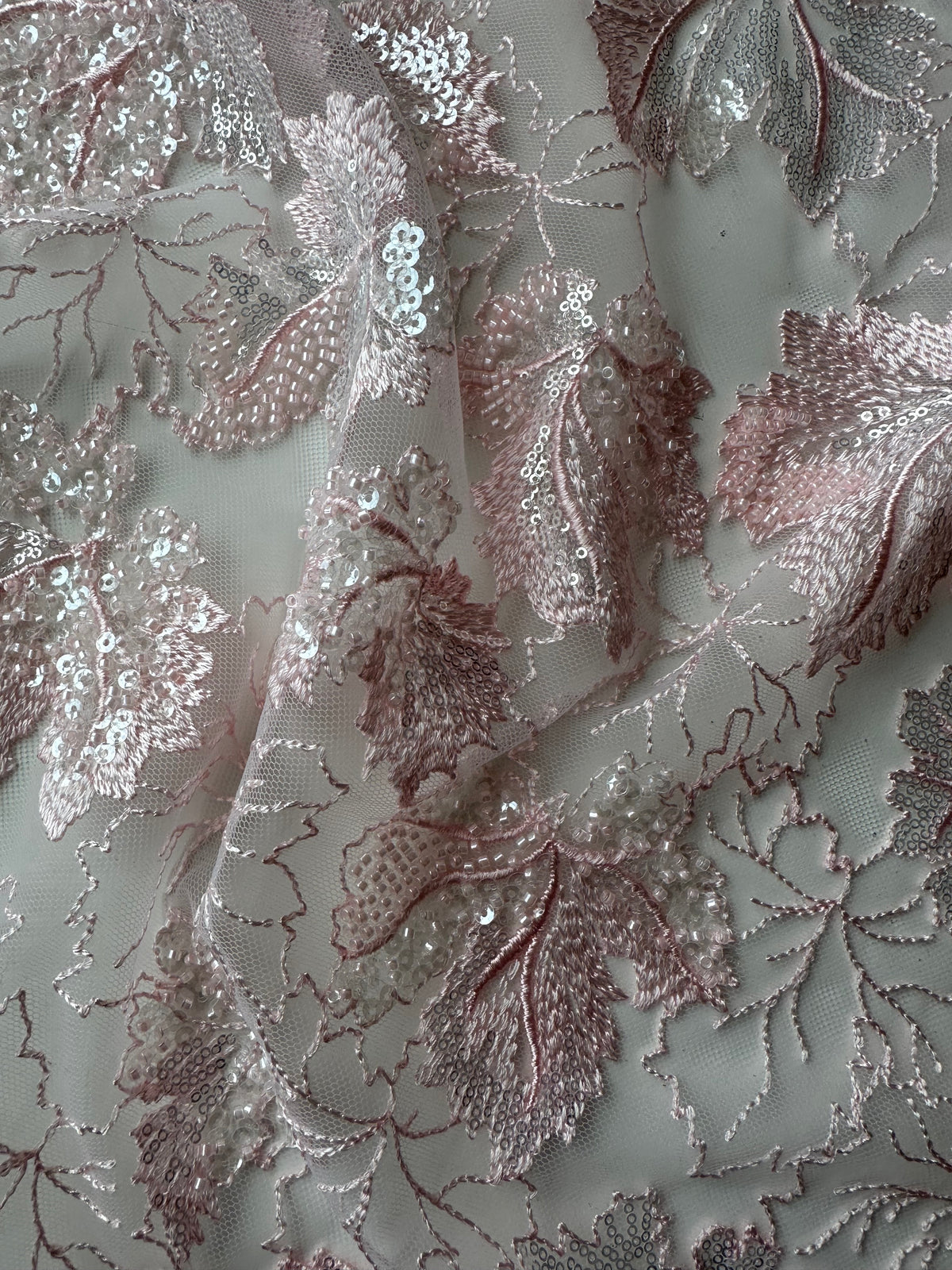 Rosa Pailletten-Stickereispitze - EB1102