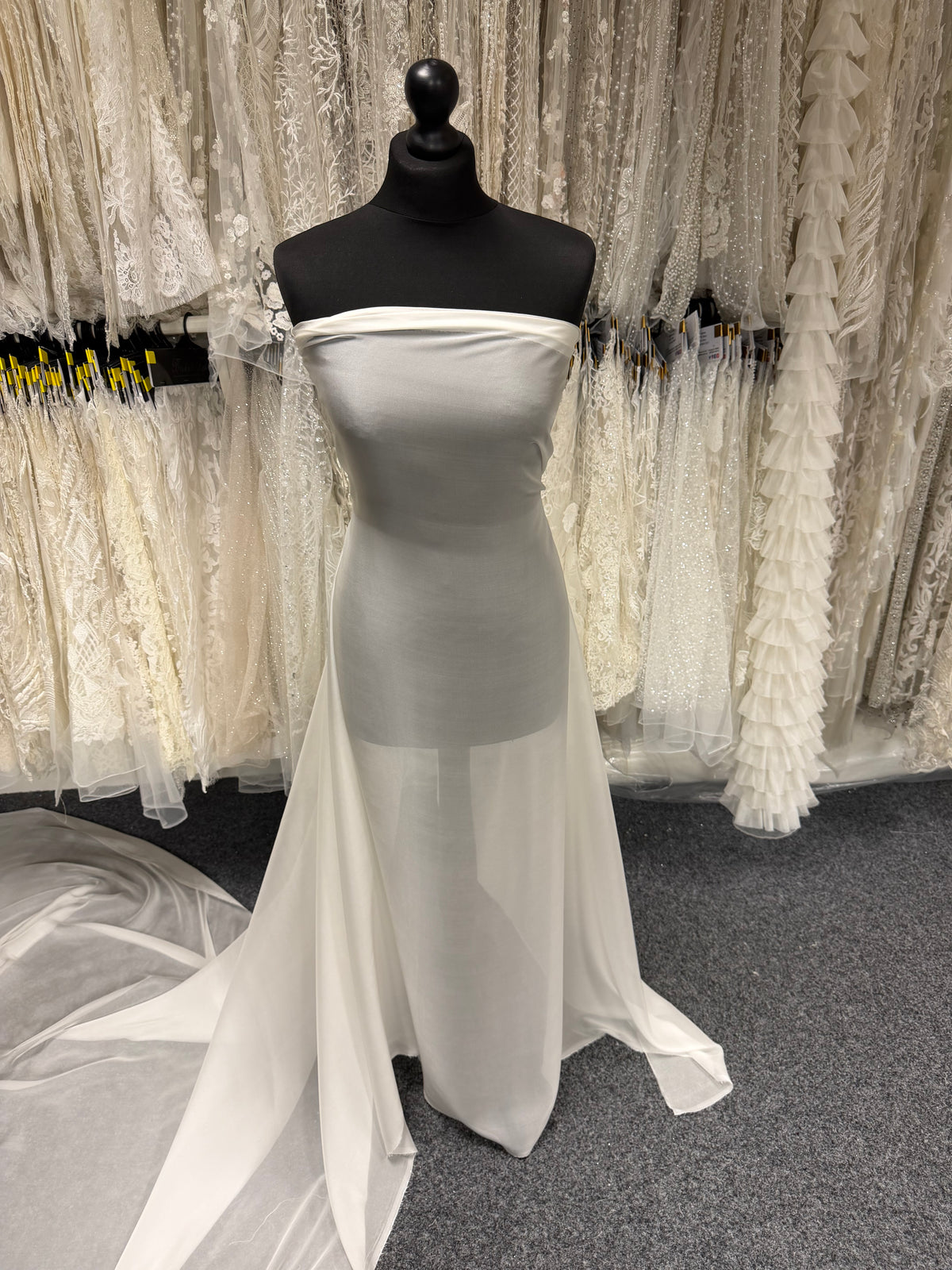 Seidengeorgette in mattem Elfenbein – P787