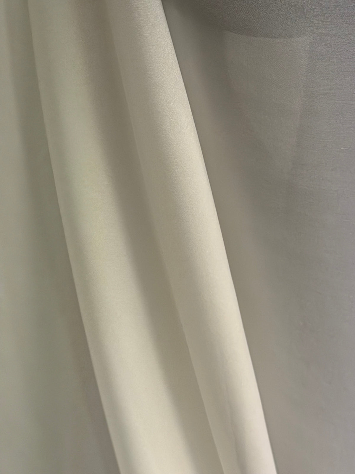 Seidengeorgette in mattem Elfenbein – P787