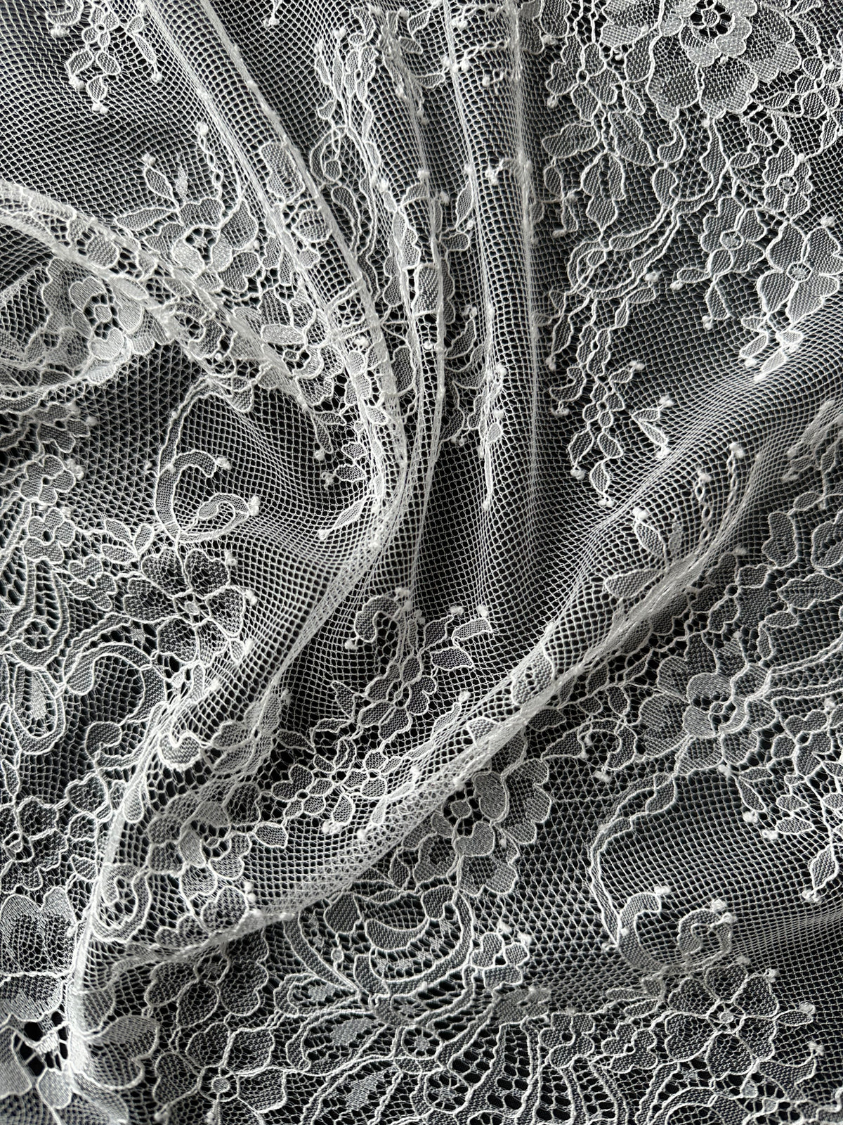 Weiße Raschelspitze - P223