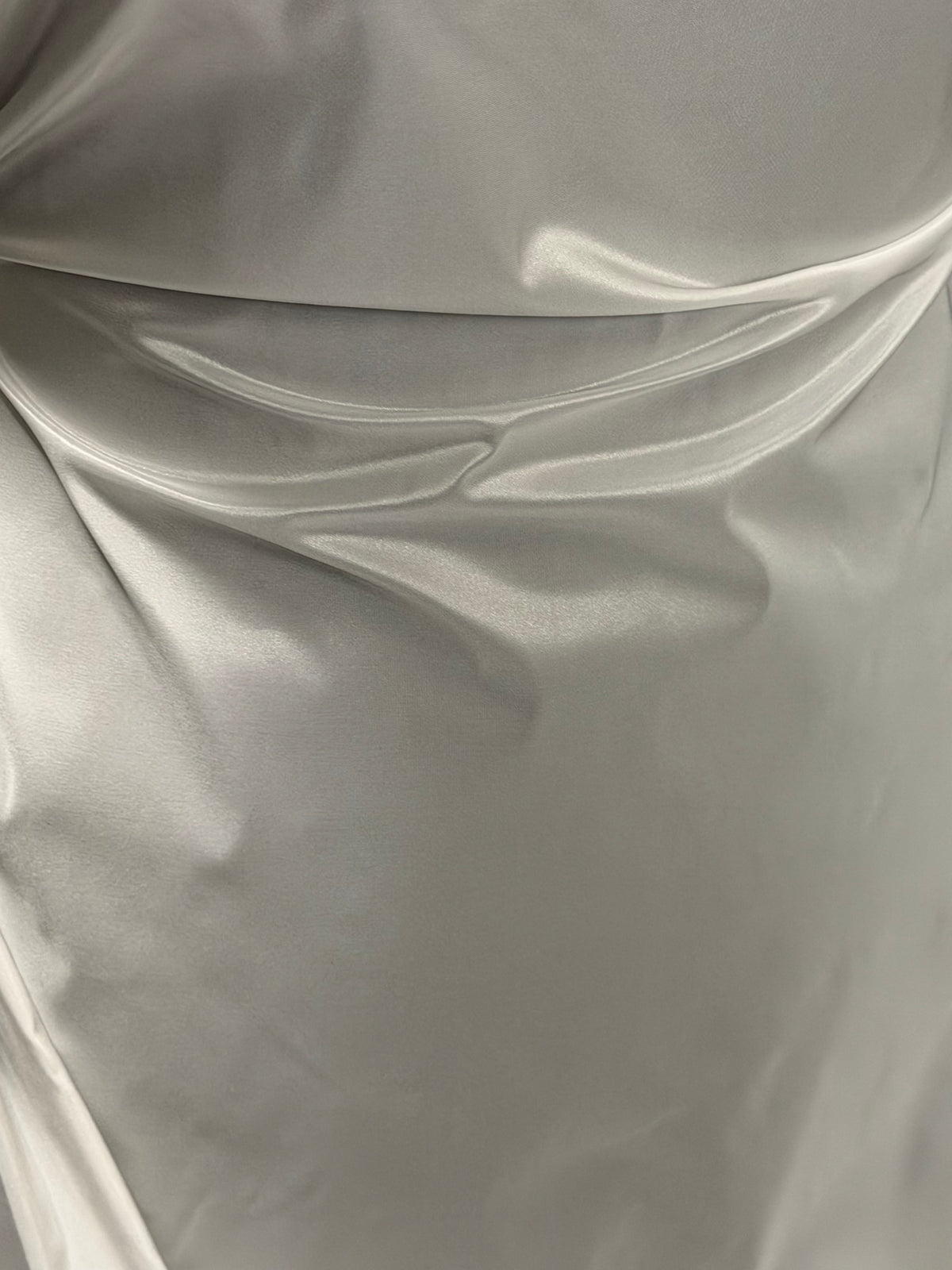Blass elfenbeinfarbener Polyester-Taft - P599