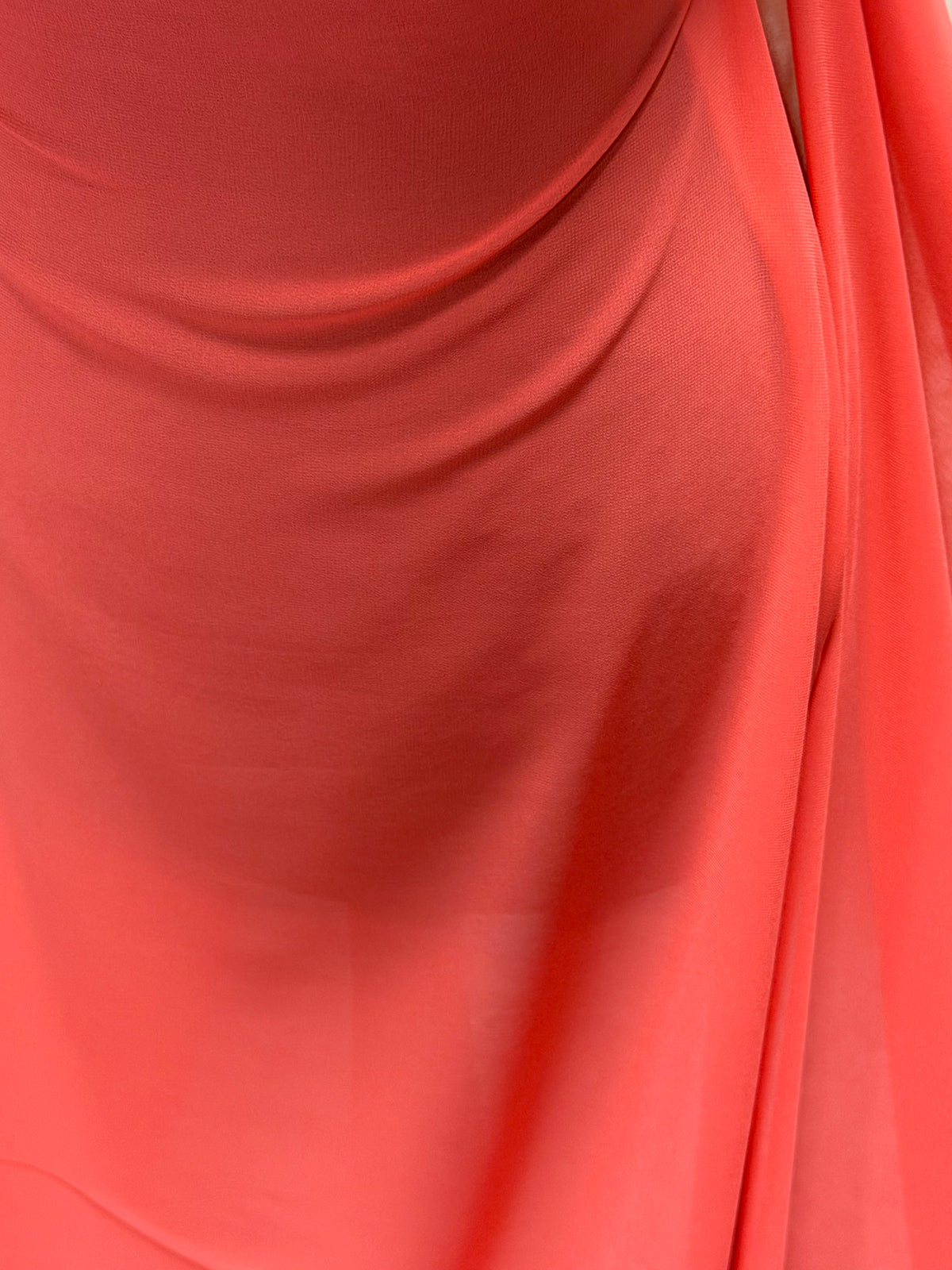 Korallenfarbener Polyester-Chiffon – Benevolence
