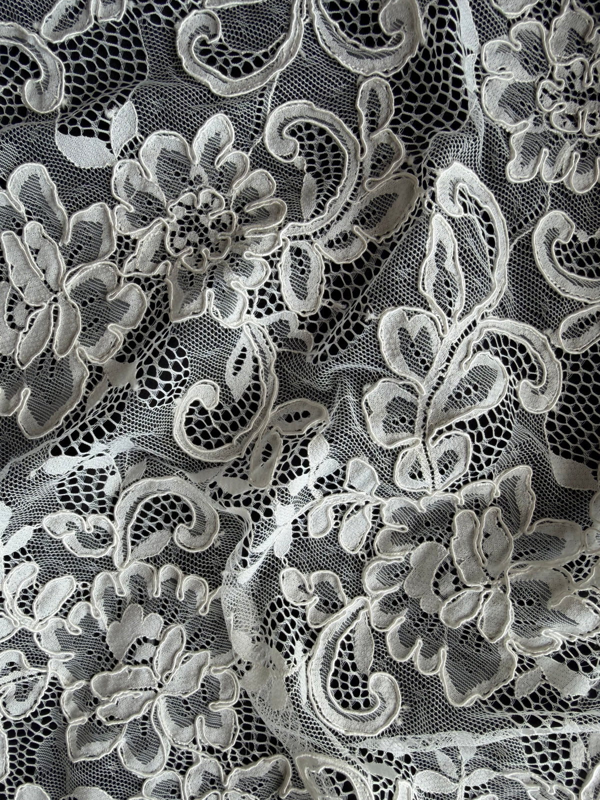 Elfenbeinfarbene Kordelspitze – P210