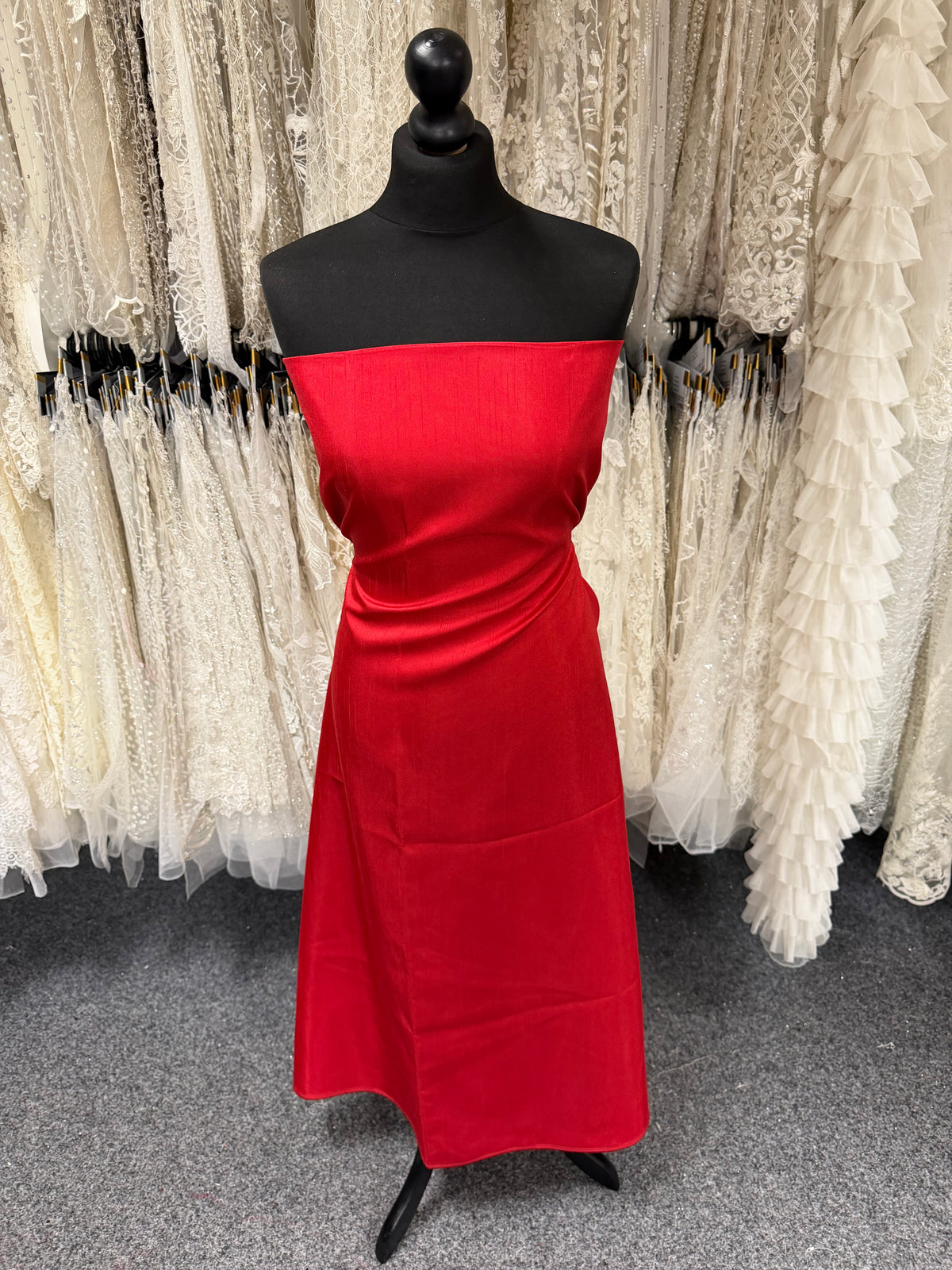 Rotes Dupion mit Polyester-Satin-Rückseite – Klarheit (P967)