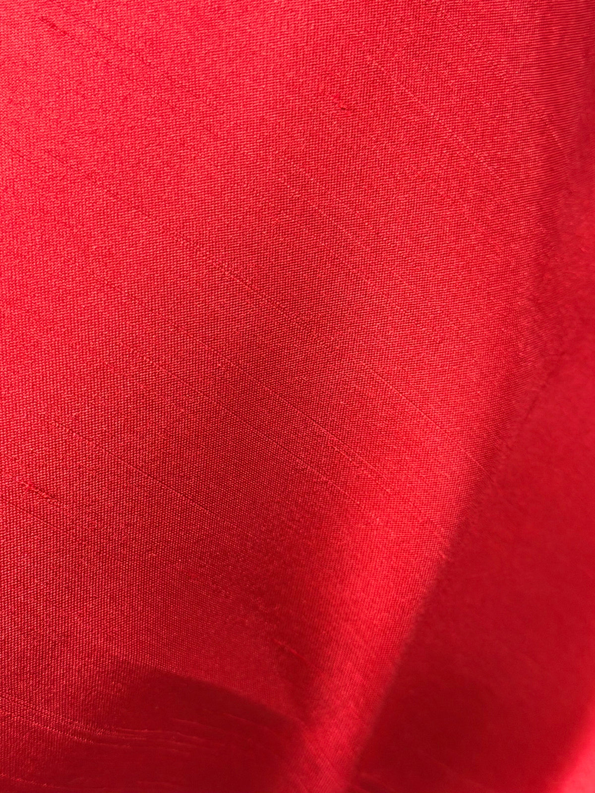Rotes Dupion mit Polyester-Satin-Rückseite – Klarheit (P967)